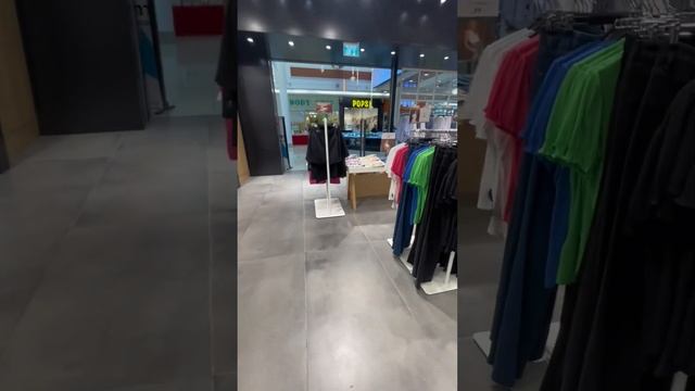 Let’s go to the Mall at Hadera to Window Shopping смотреть онлайн