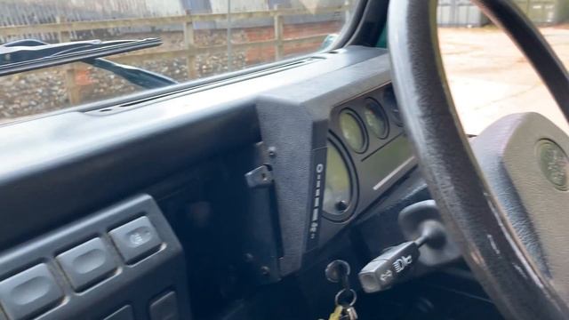 land rover defender 110 TD5 doublecab for sale walkaround + engine running смотреть онлайн