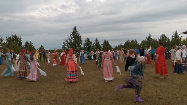Хоровод с платочками на фестивале Перволетье - 2024 смотреть онлайн