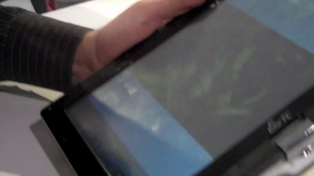 Live from CES: Asus Eee PC T101MT Tablet смотреть онлайн