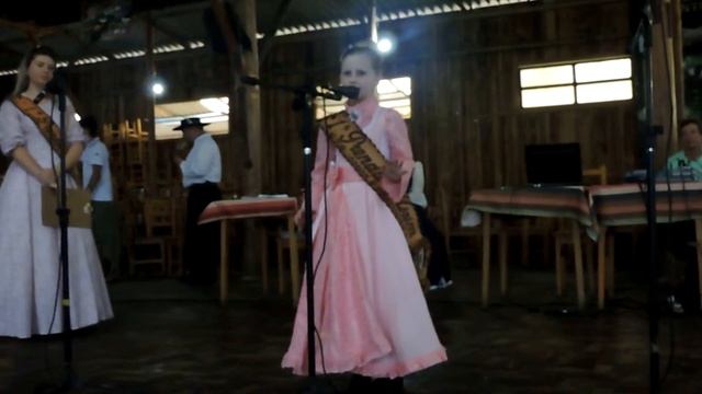 Erica declamando no 36 rodeio do CTG Amor e Tradição... Uma Prenda Mirim смотреть онлайн