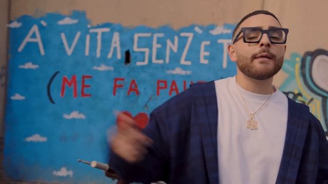 Rocco Hunt - A' vita senz' e te (Me fa paura) (Official Video) смотреть онлайн