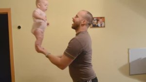 Динамическая гимнастика для грудничков 4 месяца - обучающее видео