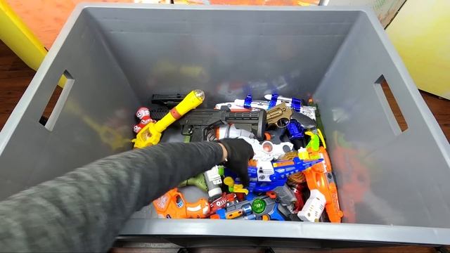 Box of Toy Guns ! Weapons Collection! Soft Bullet-firing Nerf Guns - Light & Sound Toy Guns смотреть онлайн