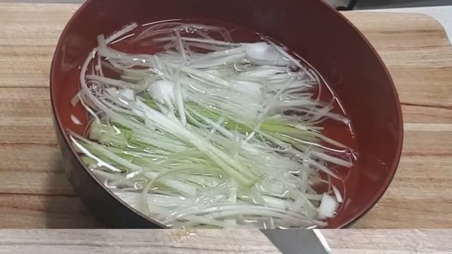 통삼겹살구이와 대파채무침~속은 촉촉하고 겉은 바삭한 통삼겹살구이/대파채 Grilled Pork Belly And Green Onion Salad