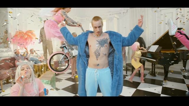 OZON - 'Rapper' Commercial смотреть онлайн