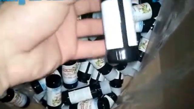 MT 200 Máquina de etiquetado de botella de vidrio смотреть онлайн