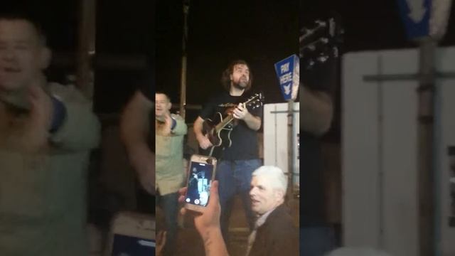 Reverend and the makers take it out in the street! смотреть онлайн
