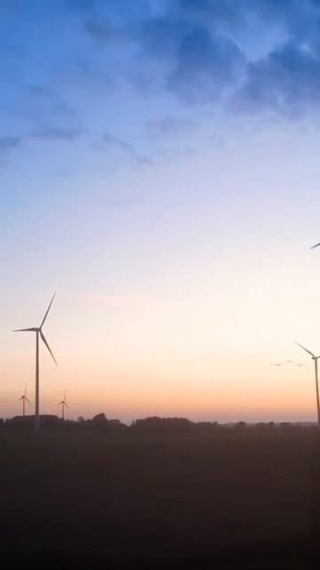 Польша ветряки закат солнца летом.Poland windmills sunset in summer. смотреть онлайн