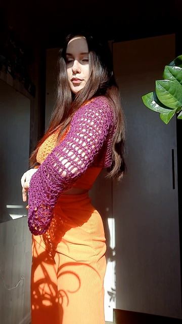 из-за тугой вязки она получилась укороченной 😅
#мастеркласс #вязание #кофта смотреть онлайн