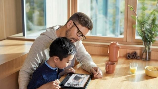 Microsoft: Windows 10X is also coming to single screen devices смотреть онлайн