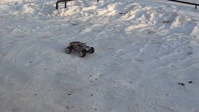 Heng Long WeigthGrade 1:10 EZ-RUN 10T Первые испытания на Б/К смотреть онлайн