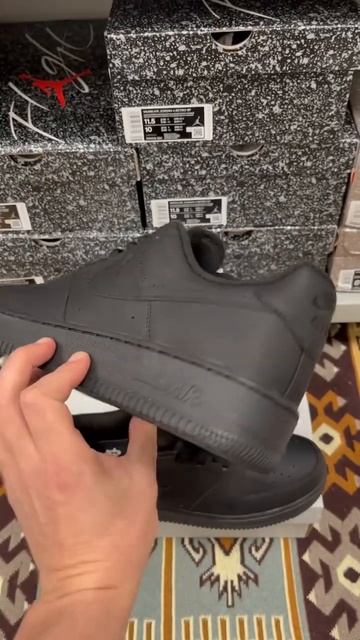 Кроссовки Nike Air Force 1 Low чёрные смотреть онлайн