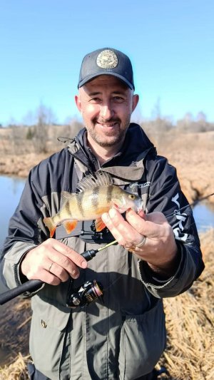 Микроджиг!!! Забрались в болото а там полно рыбы! Микроджиг на малой реке. #микроджиг