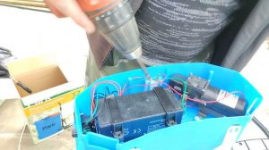 Доработка подключения ветродуйки к опрыскивателю для удобства работы одной рукой.