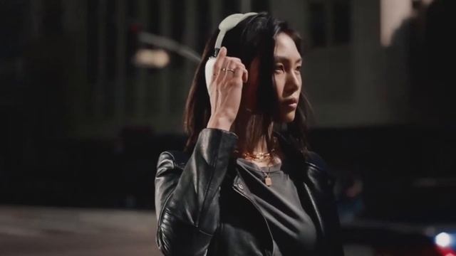 AirPods Max - Рекламный ролик смотреть онлайн