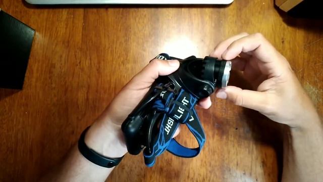 Распаковка налобного фонаря Police XQ-244-T6 смотреть онлайн