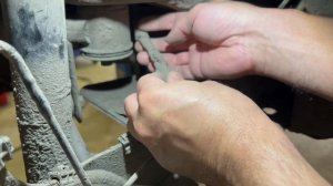 Ремонт электропроводки стояночного тормоза на Вольво хс60.