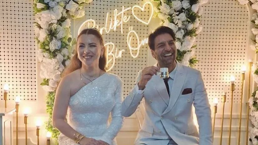 Турецкий актёр Танер Румели обручился с Джейдой Ашик после 13-ти лет отношений! смотреть онлайн