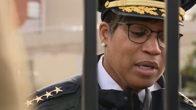 DC standoff: Chief Pamela Smith speaks as officers are released from hospital смотреть онлайн