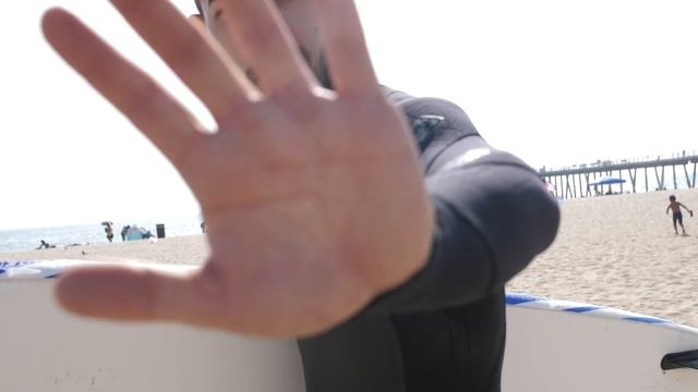 MA PREMIÈRE FOIS EN SURF : AVANT / APRES ! (VLOG LOS ANGELES 4) смотреть онлайн
