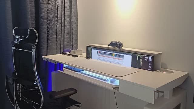 Моторизированный рабочий стол с АЛИСОЙ смотреть онлайн