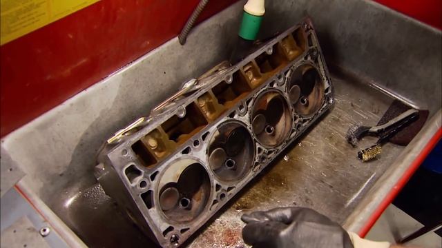 Tear-Down and Re-Build Of An LQ4 6.0L On A Bare-Bones Budget - Horsepower S12, E21 смотреть онлайн