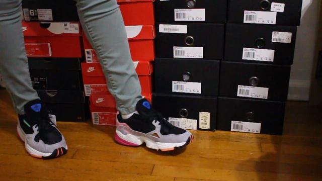 Adidas Falcon on foot смотреть онлайн