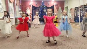 Детский танец " Зажигаем звёзды" /старшая группа/