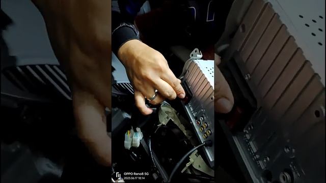 Toyota Innova 7 inch Touchscreen Stereo Plug n Play Installation смотреть онлайн