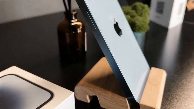 iPhone 14, Blue смотреть онлайн