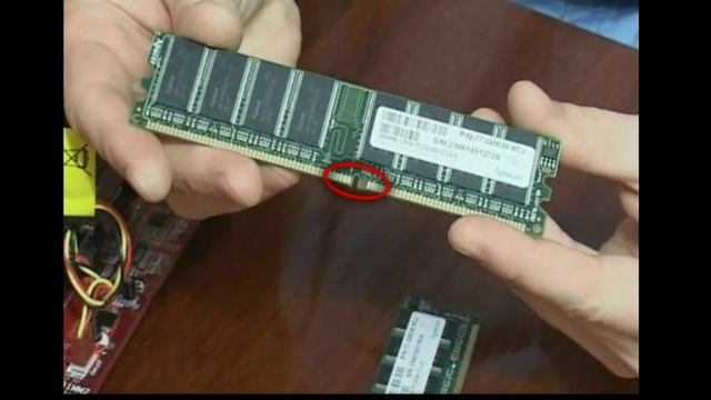 Установка оперативной памяти