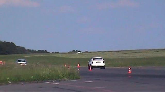 21 Astra G VS Kadett T16( blanche).mpg смотреть онлайн