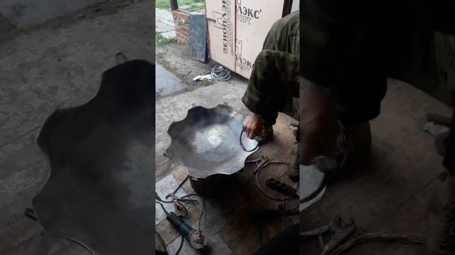 сковорода из бороны с ручками стременами уходящей эпохи конных прогулок смотреть онлайн