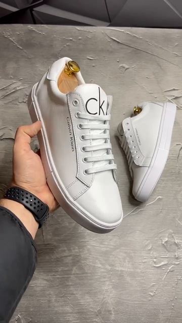 Мужские белые кожаные кроссовки Calvin Klein White смотреть онлайн