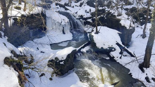 Водопады Чинарский,университетский смотреть онлайн