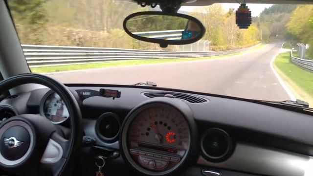 First lap ever at Nürburgring Nordschleife / 01.05.2019 / Mini Cooper R55 Clubman смотреть онлайн