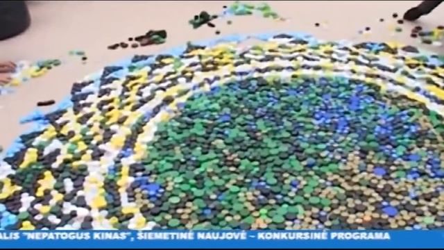 Didžiausia kamštelių mozaika Init vakaro žiniose смотреть онлайн