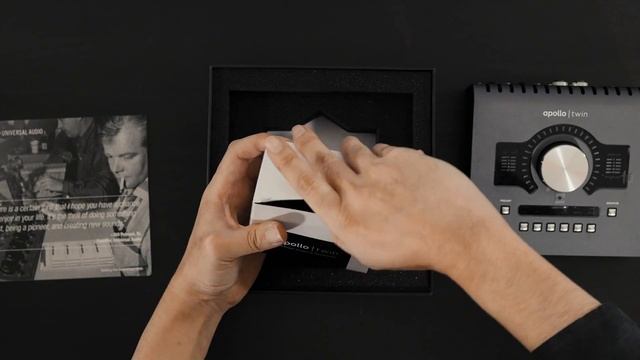 Apollo Twin Mk II Unboxing смотреть онлайн