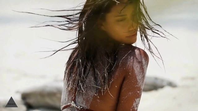 Vibrant Bikini Styles to 'Don't Call Me Crazy' Remix | Beach Fashion | Bikinis Modeling-Alexara смотреть онлайн