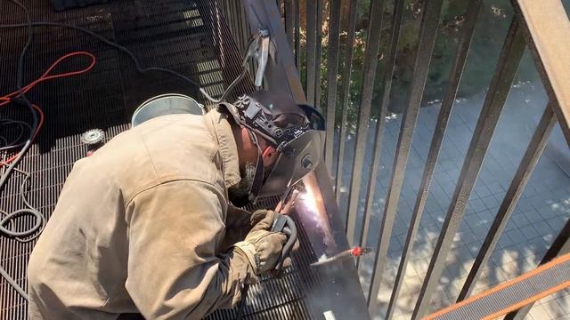 Burning Rods with my Lincoln Electric Ranger 260MPX смотреть онлайн