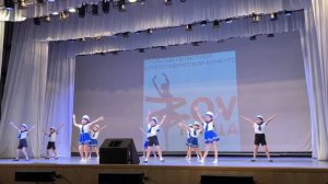 "Море, а на море чайки"