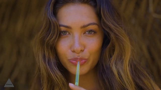 Deep House Dreams: Bikini Elegance Set to 'Alone' || Bikinis Modeling-Alexara смотреть онлайн