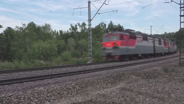 Электровоз ВЛ80-1064 с военным поездом на Транссибе | Железная дорога в Сибири смотреть онлайн