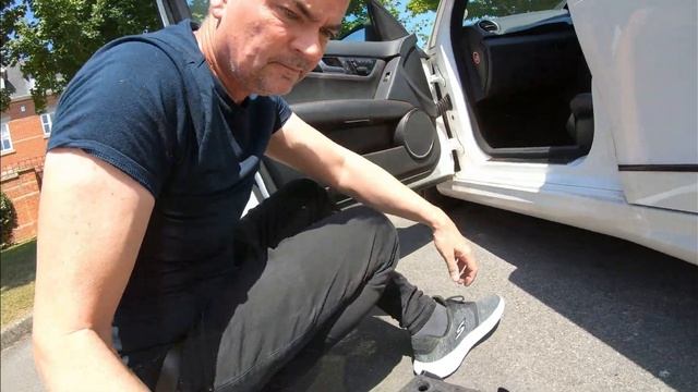 Important! - change cabin pollen filter - W204 Mercedes C Class. смотреть онлайн