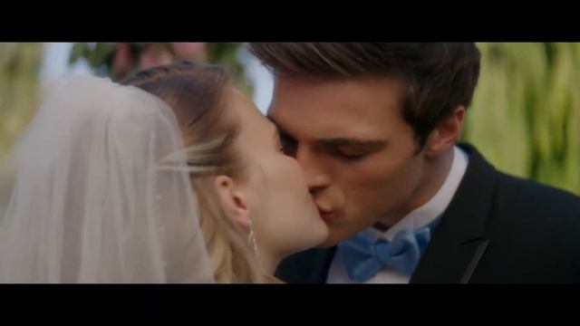 2 Hearts / Kiss Scenes — Chris and Sam (Jacob Elordi and Tiera Skovbye) смотреть онлайн