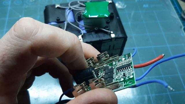 Правильная сборка аккумулятора 4А высокотоковые для зимней рыбалки и не только.... смотреть онлайн
