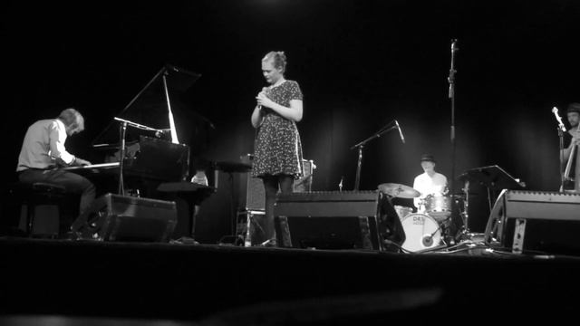 Madame Indigo - Blue Sea смотреть онлайн