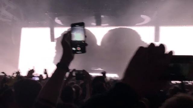 Swedish House Mafia - Sweet disposition vs Dark river & Calling - Tele2 Arena Stockholm смотреть онлайн