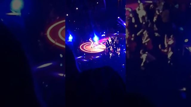 Selena Gomez - Love You Like A Love Song - Houston Toyota Center - Stars Dance Tour Live 2013 смотреть онлайн